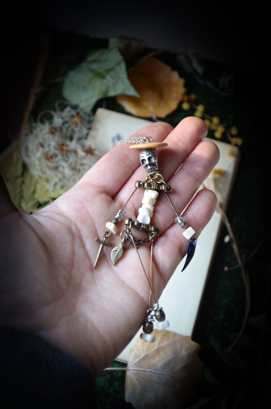 Sautoir Squelette Bois, Os, Elytre de scarabée