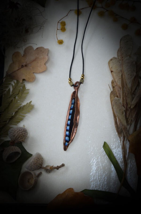 Collier plume de Geai plaquée en Cuivre
