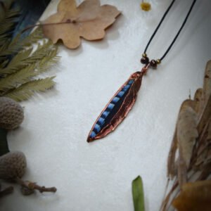 Collier Plume naturelle de geai plaquée en cuivre