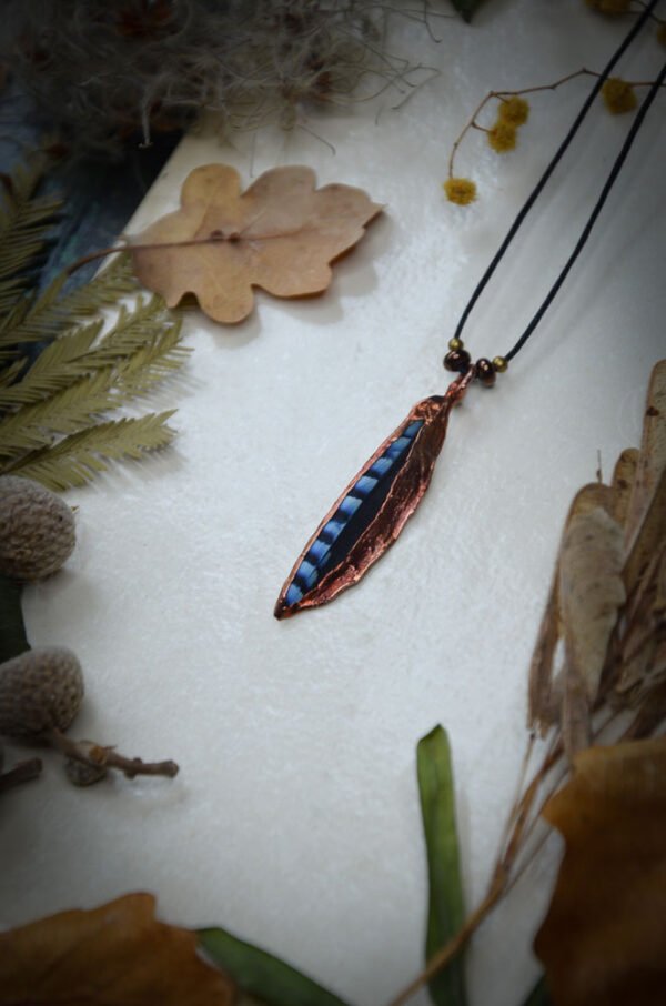 Collier Plume naturelle de geai plaquée en cuivre