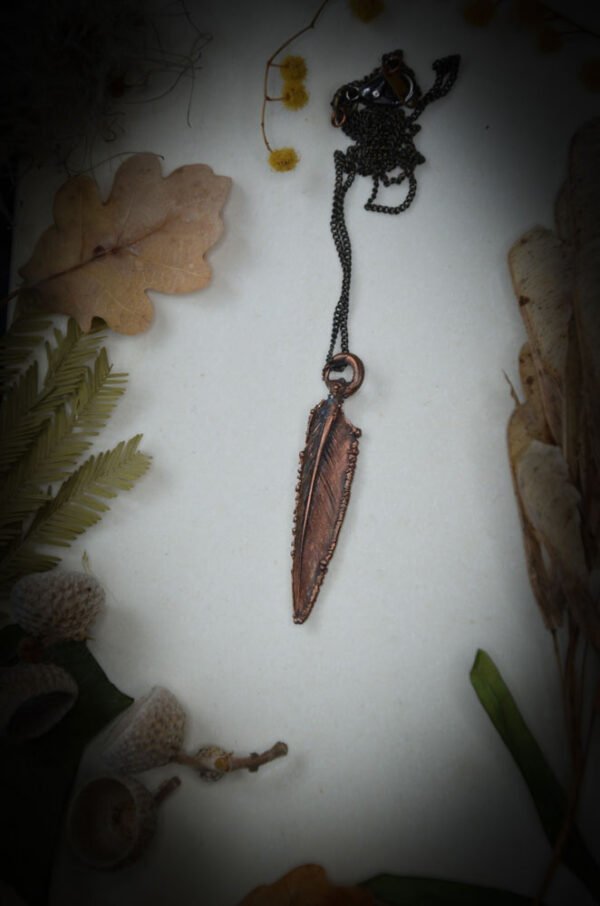 Collier Mini Plume naturelle plaquée en cuivre