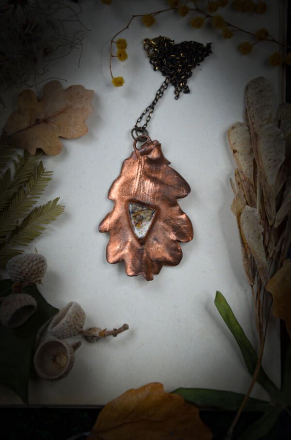 Collier Feuille de Chêne plaquée en cuivre