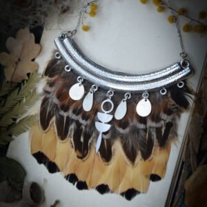 Plastron court en plumes naturelles de Faisan