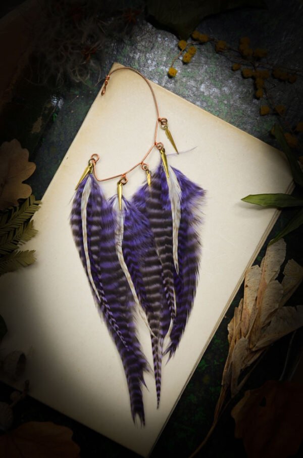 Tour d'oreille plumes violettes